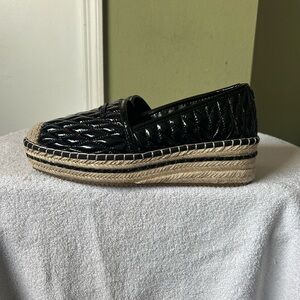 NWOB Karl Lagerfeld Desta Black Quilted Patent Espadrille Platform Sz 11